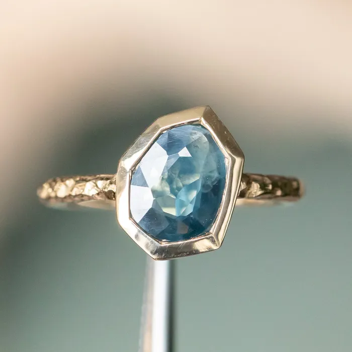 Rings Discovery Gems 154ct Geo Slice TealBlue Sapphire Evergreen Low Profile Bezel Solitaire Ring in 14k Yellow Gold