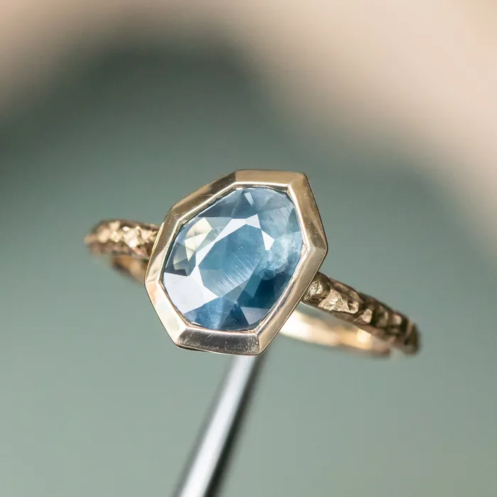 Rings Discovery Gems 154ct Geo Slice TealBlue Sapphire Evergreen Low Profile Bezel Solitaire Ring in 14k Yellow Gold