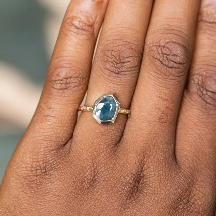 Rings Discovery Gems 154ct Geo Slice TealBlue Sapphire Evergreen Low Profile Bezel Solitaire Ring in 14k Yellow Gold